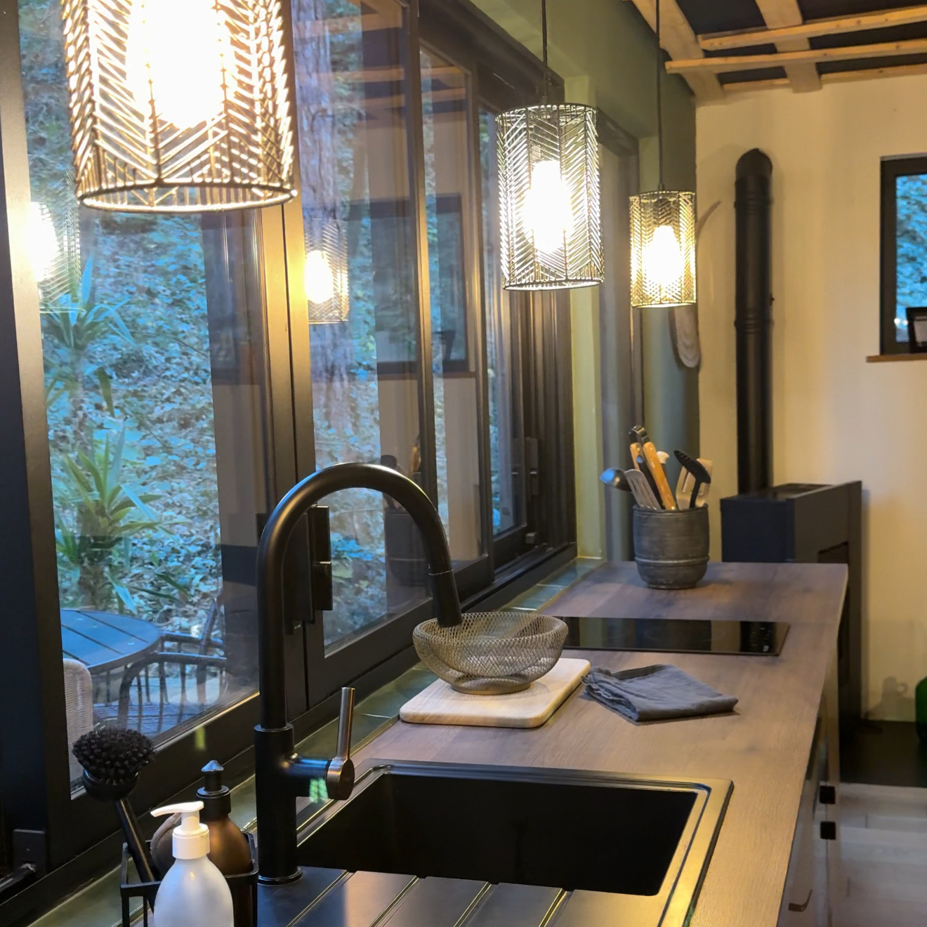 BAIN DE FORÊT - Cabanes dans les bois – Image 5